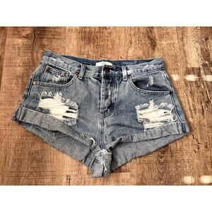 Distressed Lightwash Jean Short